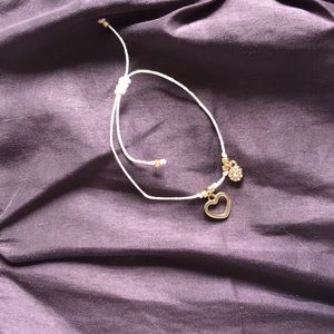 A pull Bracelet